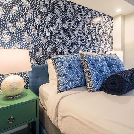 Walk To It All In Downtown, Double King Beds Savannah Exterior photo