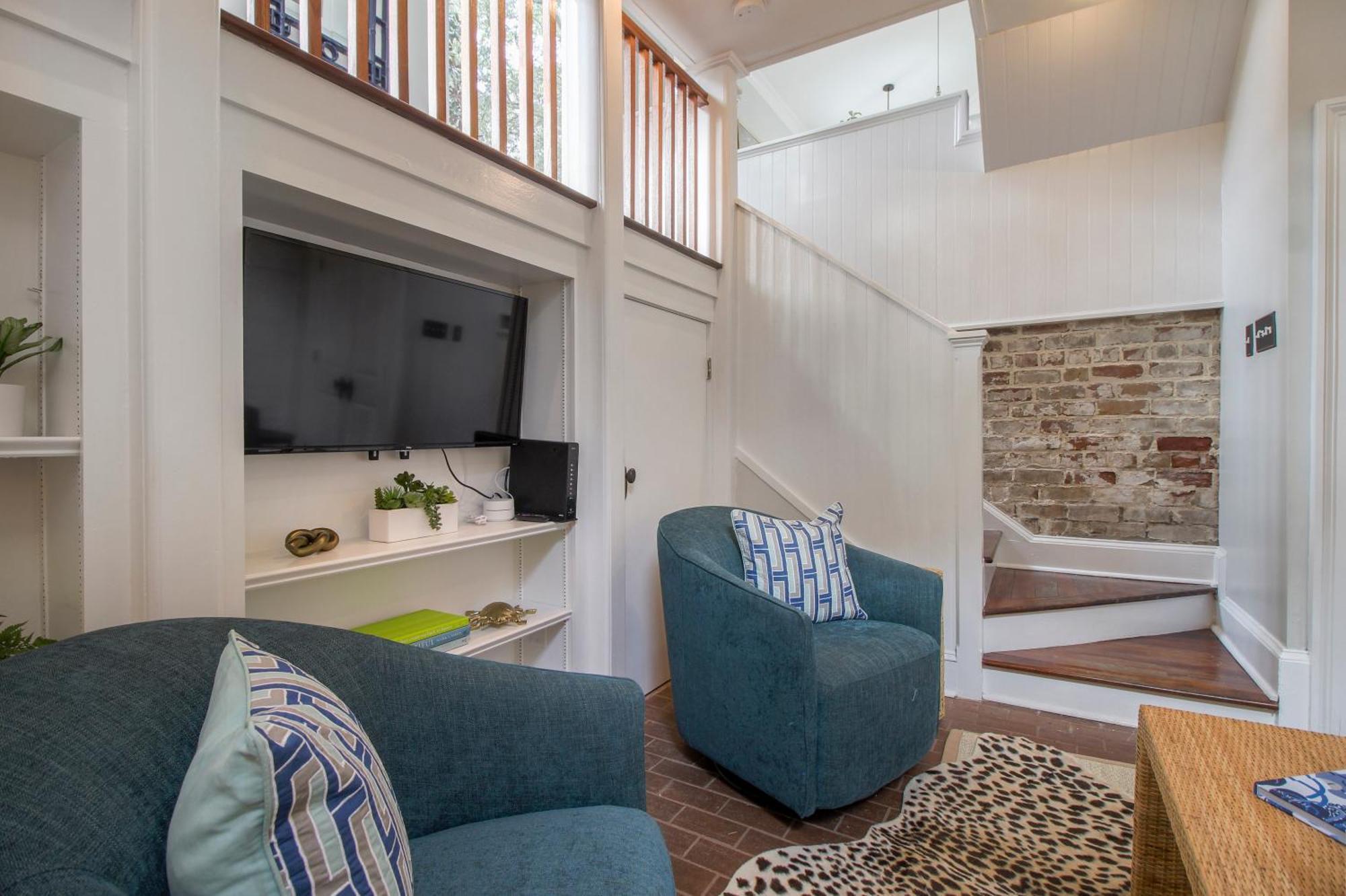 Walk To It All In Downtown, Double King Beds Savannah Exterior photo