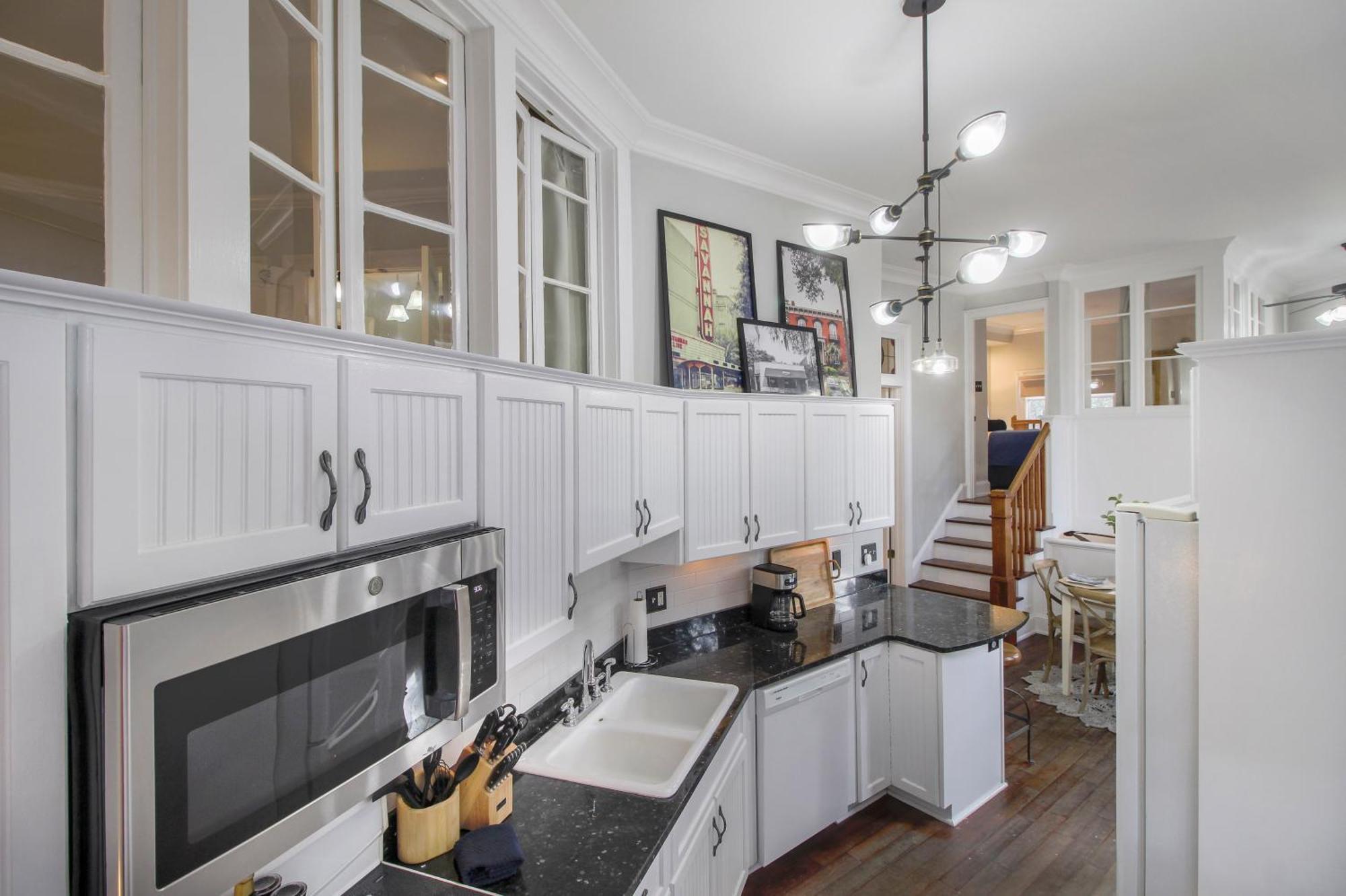 Walk To It All In Downtown, Double King Beds Savannah Exterior photo