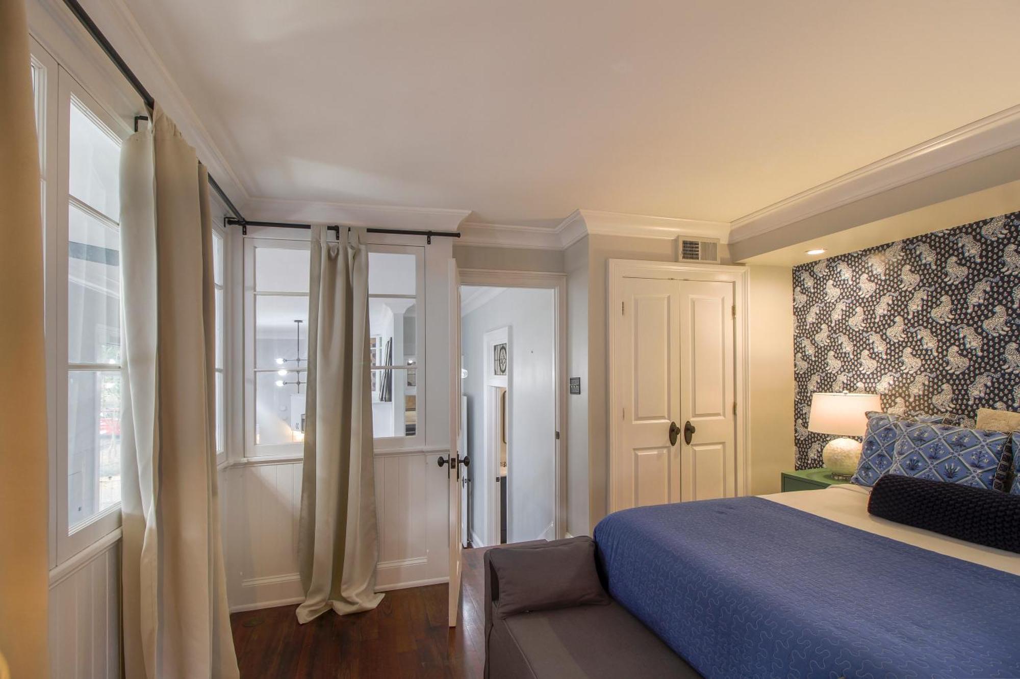Walk To It All In Downtown, Double King Beds Savannah Exterior photo